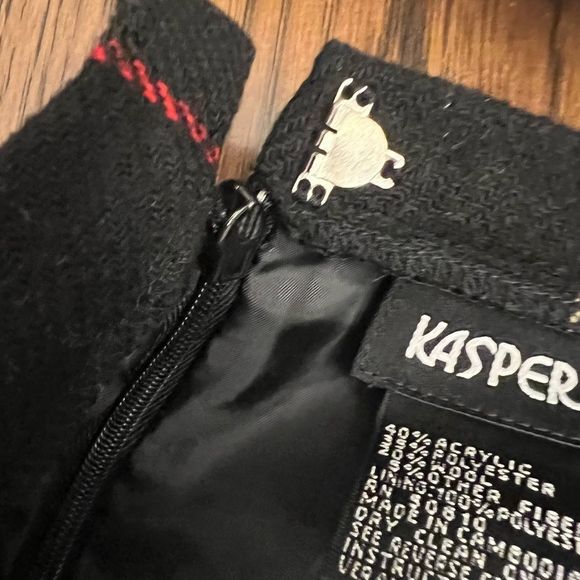 Kasper Black and Red Plaid Skirt - Picture 6 of 9